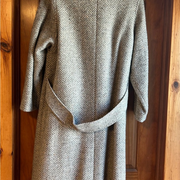 International Scene. Vintage houndstooth will coat. - Picture 2 of 4